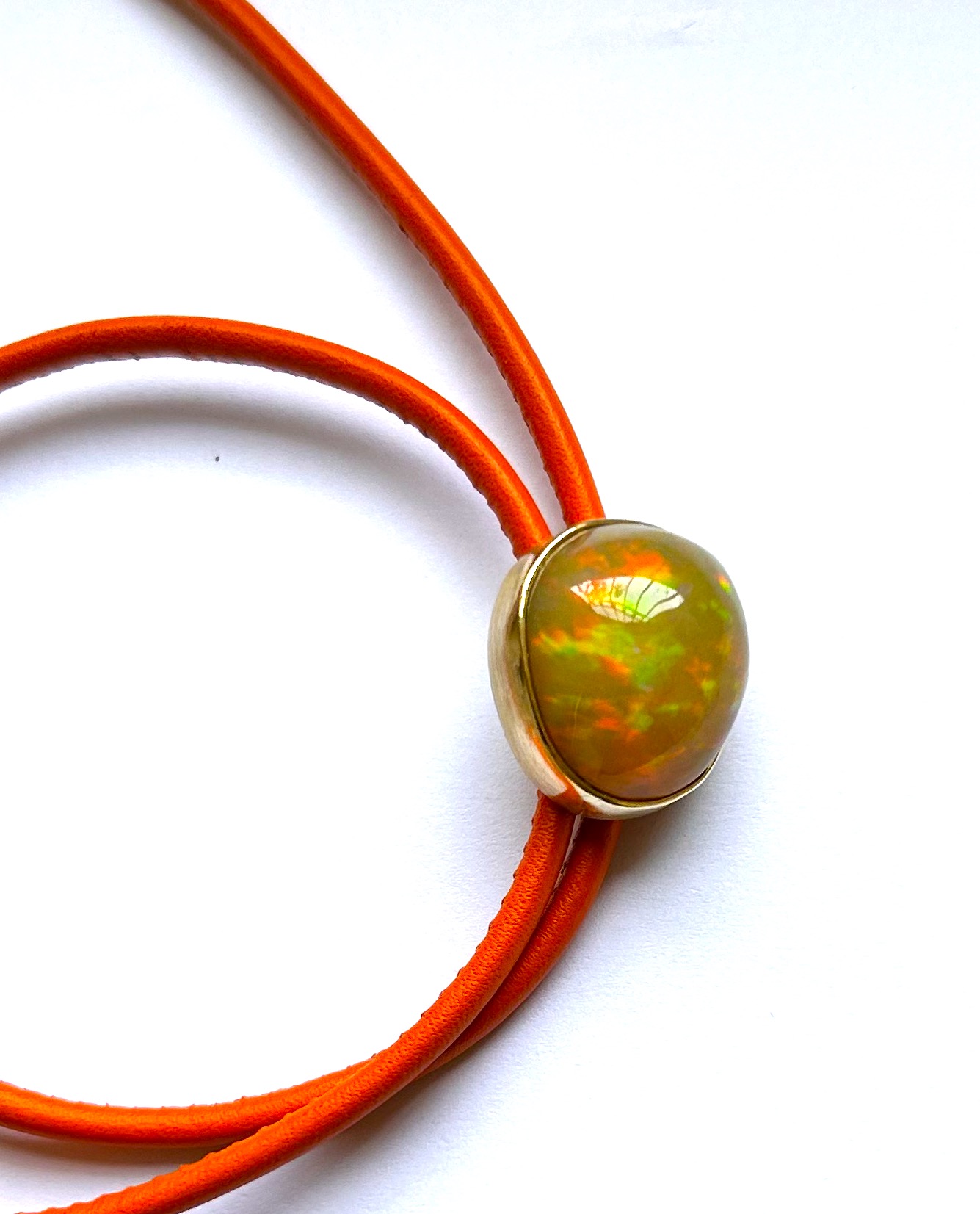 Armschmuck Leder 750 Gold Opal thiopia GALERIE M RZ